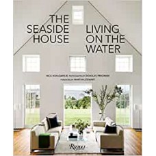 THE SEASIDE HOUSE LIVING ON THE WATER